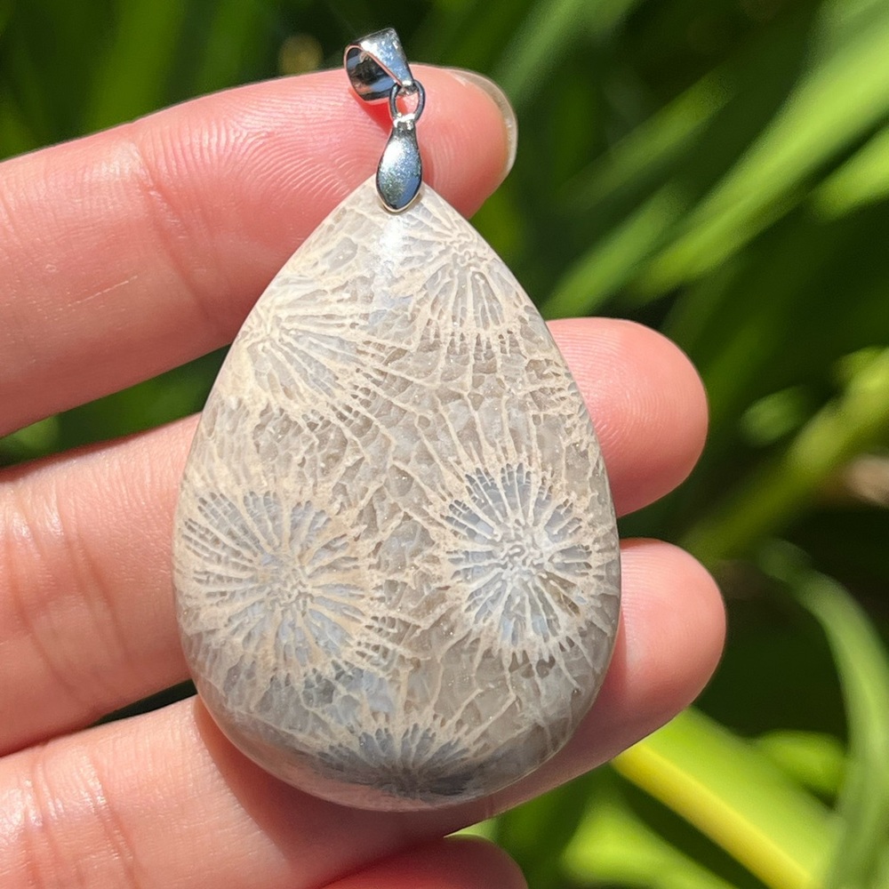 Sterling silver 925 stamped flower coral jade‎ pendant